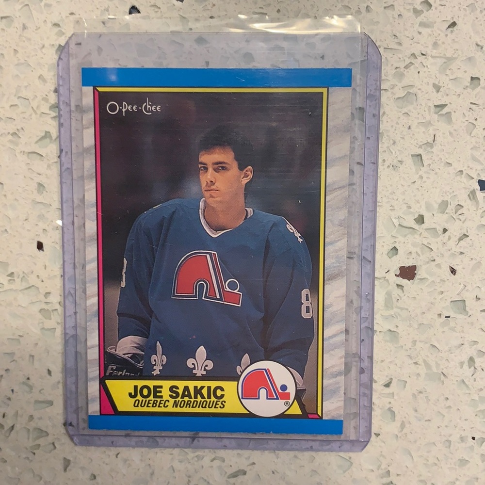 1989-90 O-Pee-Chee Hockey Joe Sakic Rookie Card